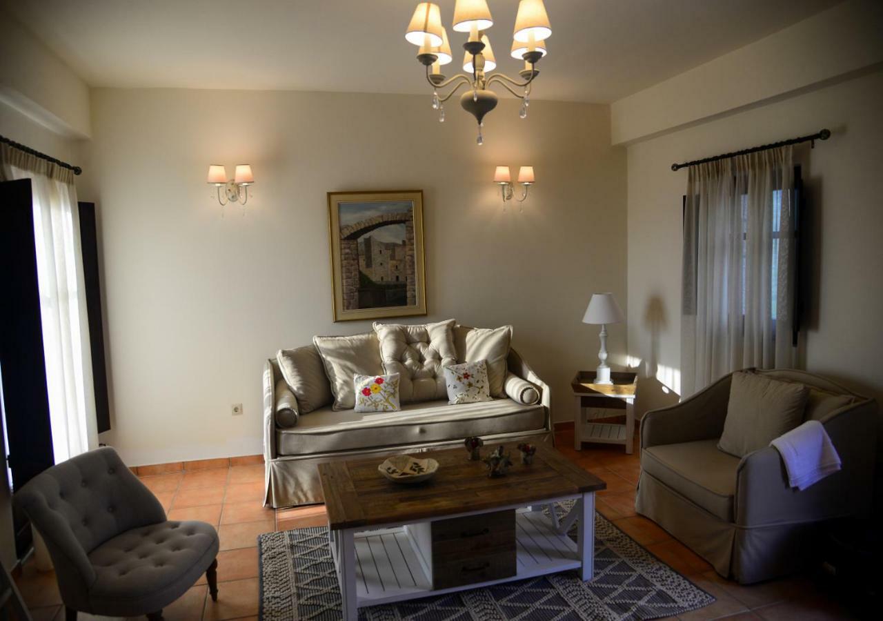 Focalion Castle Luxury Suites Pyrgos Dirou Екстер'єр фото