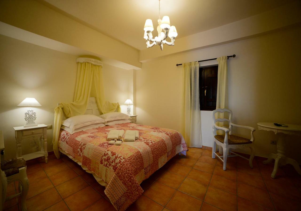 Focalion Castle Luxury Suites Pyrgos Dirou Екстер'єр фото