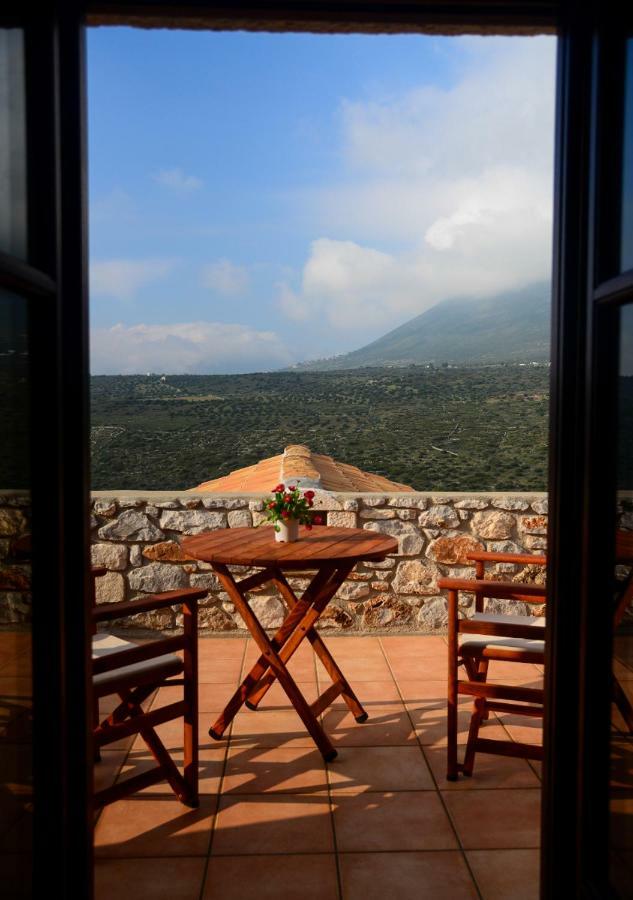 Focalion Castle Luxury Suites Pyrgos Dirou Екстер'єр фото