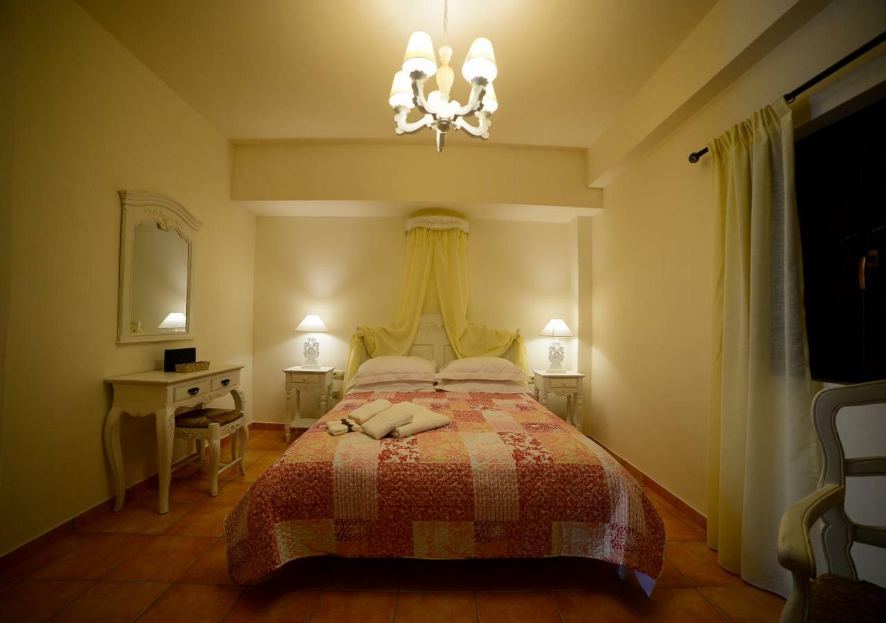 Focalion Castle Luxury Suites Pyrgos Dirou Екстер'єр фото