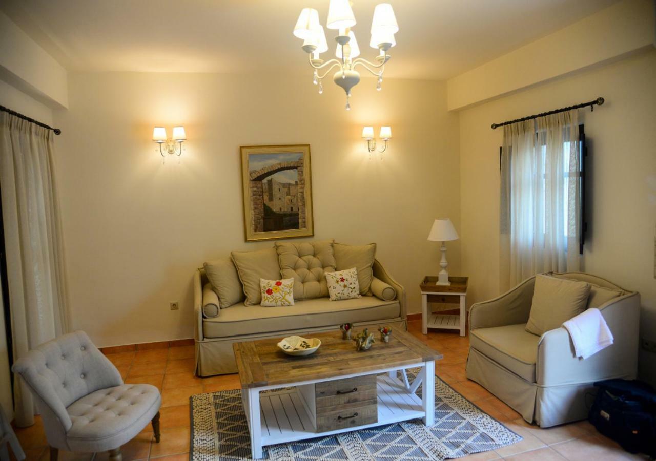 Focalion Castle Luxury Suites Pyrgos Dirou Екстер'єр фото