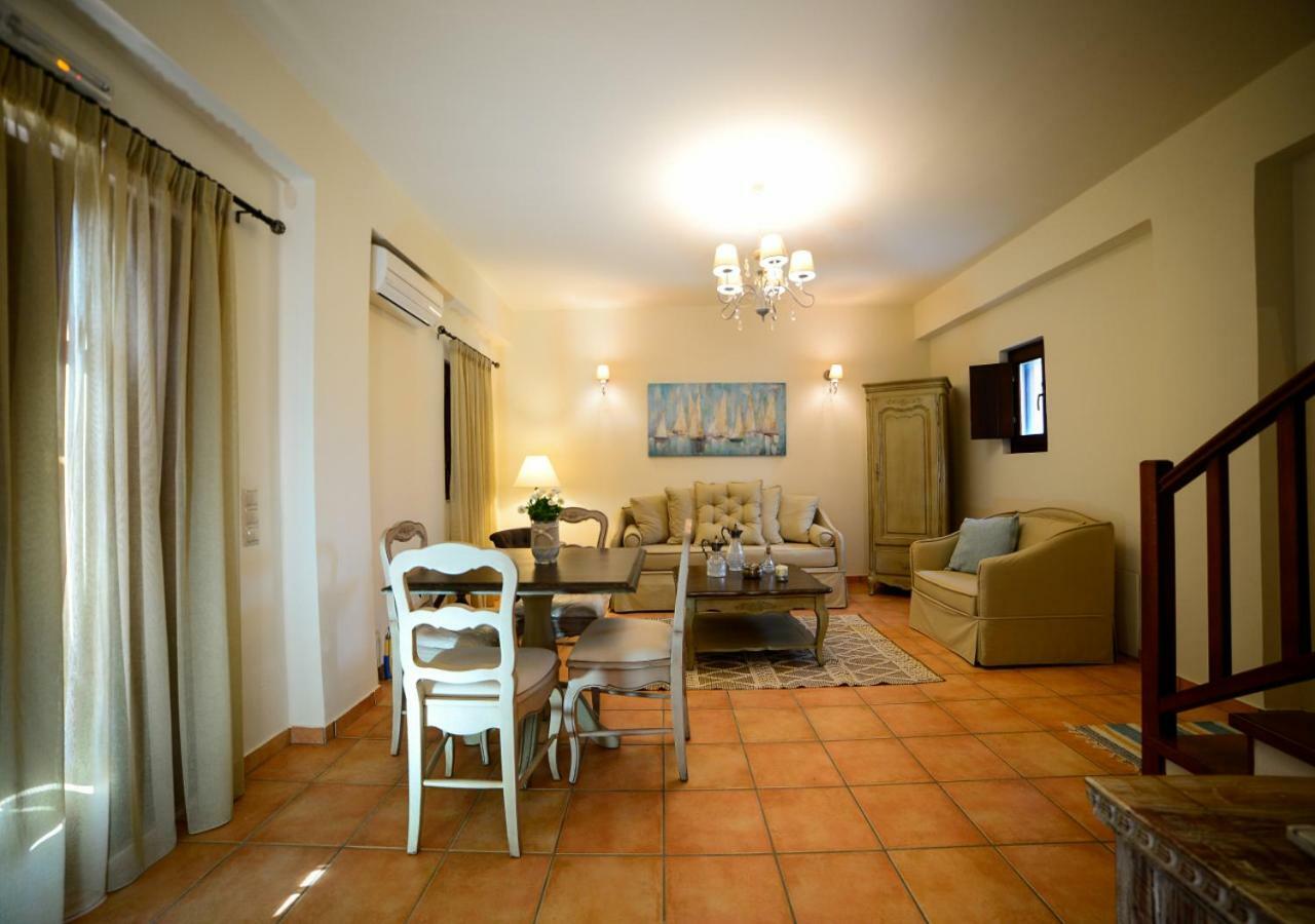 Focalion Castle Luxury Suites Pyrgos Dirou Екстер'єр фото