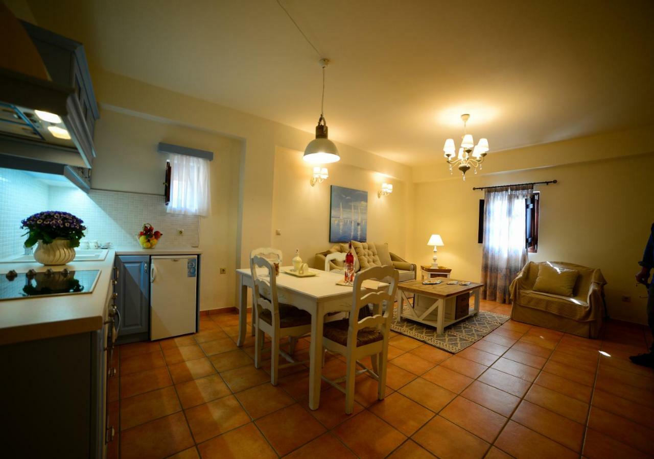 Focalion Castle Luxury Suites Pyrgos Dirou Екстер'єр фото