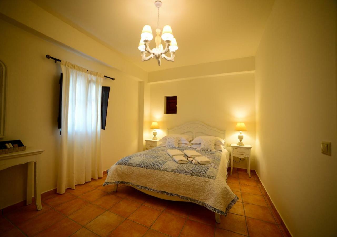 Focalion Castle Luxury Suites Pyrgos Dirou Екстер'єр фото